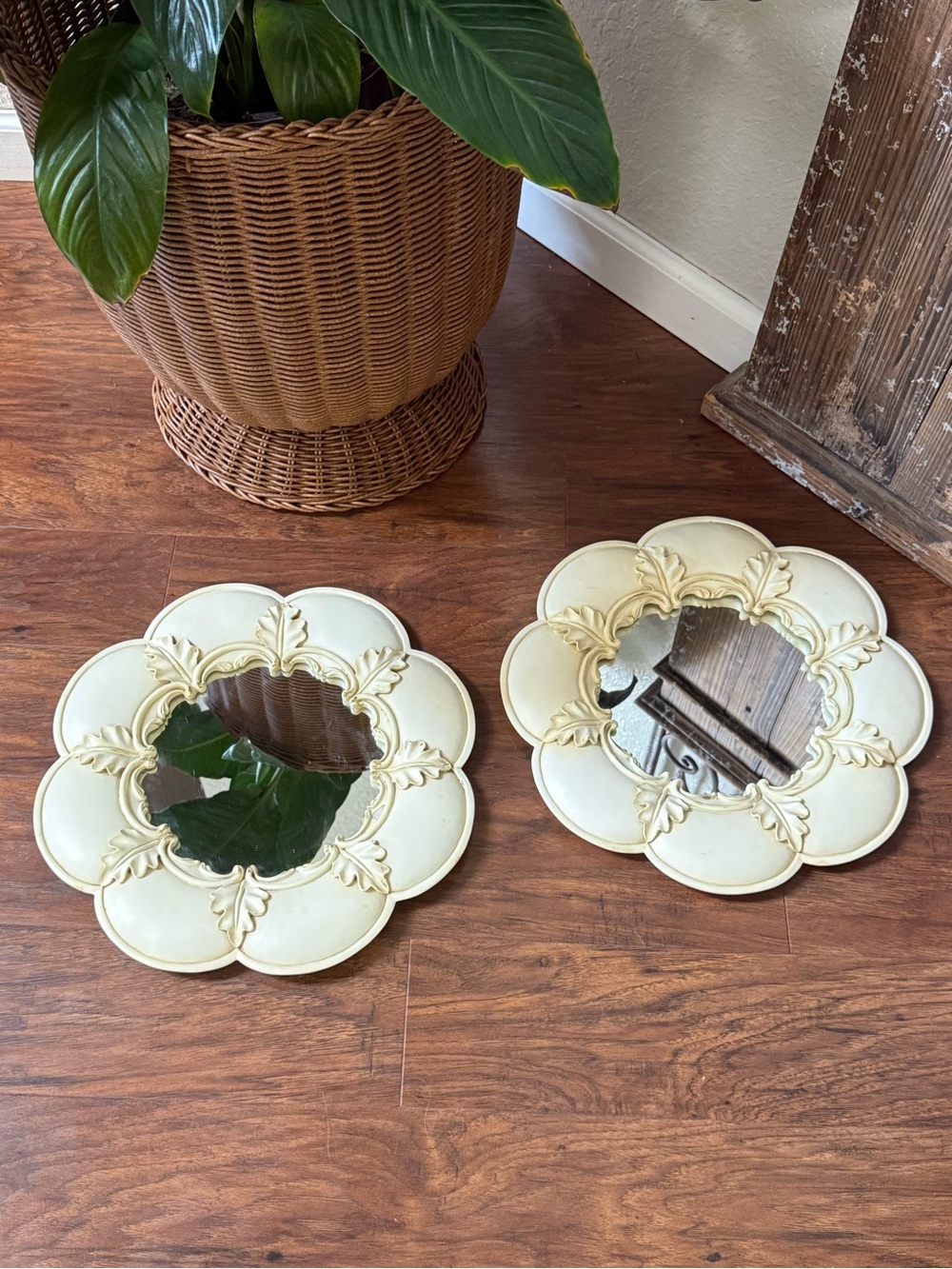 2-Vintage Ornate Wall Mirrors French Country Accent Shabby Cottage Resin 14" Dia